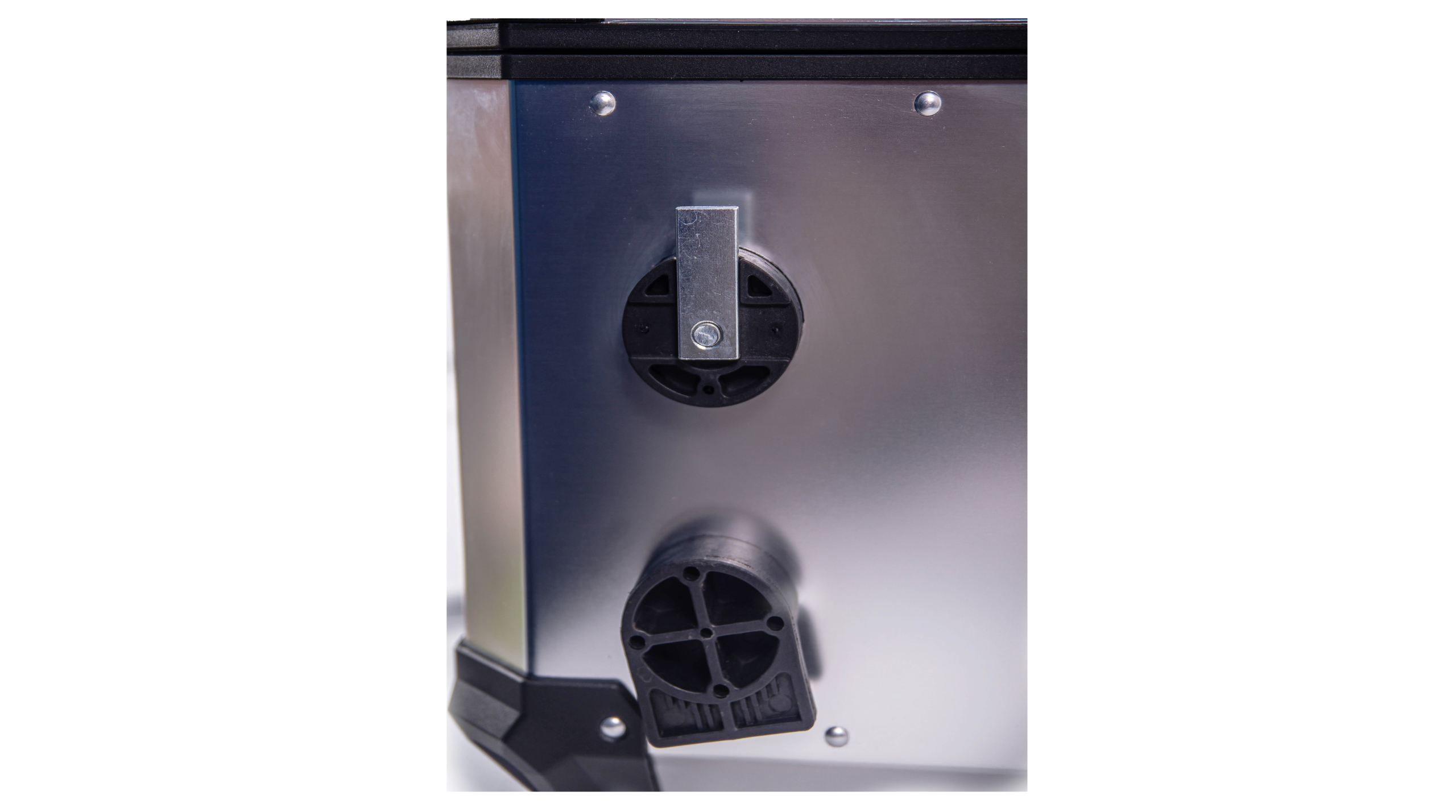 Side case quick-release mounts close-up